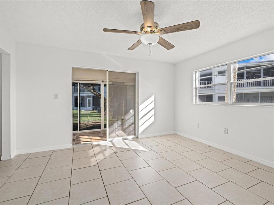 Active With Contract: $120,000 (1 beds, 1 baths, 760 Square Feet)