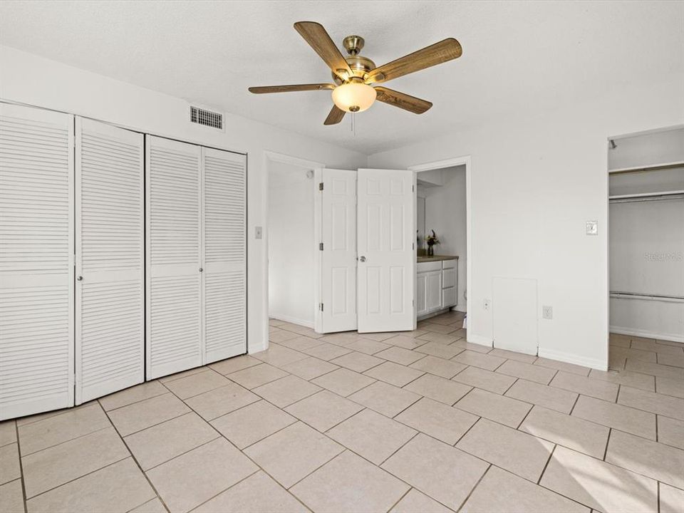 Active With Contract: $120,000 (1 beds, 1 baths, 760 Square Feet)