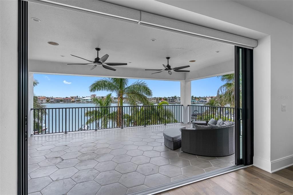 Recently Sold: $3,850,000 (4 beds, 4 baths, 4408 Square Feet)