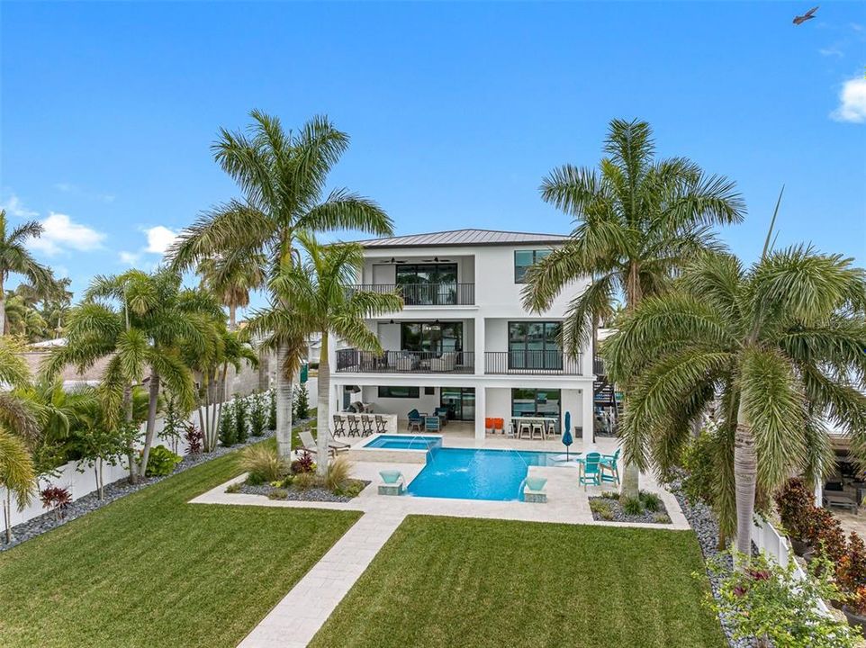 Recently Sold: $3,850,000 (4 beds, 4 baths, 4408 Square Feet)