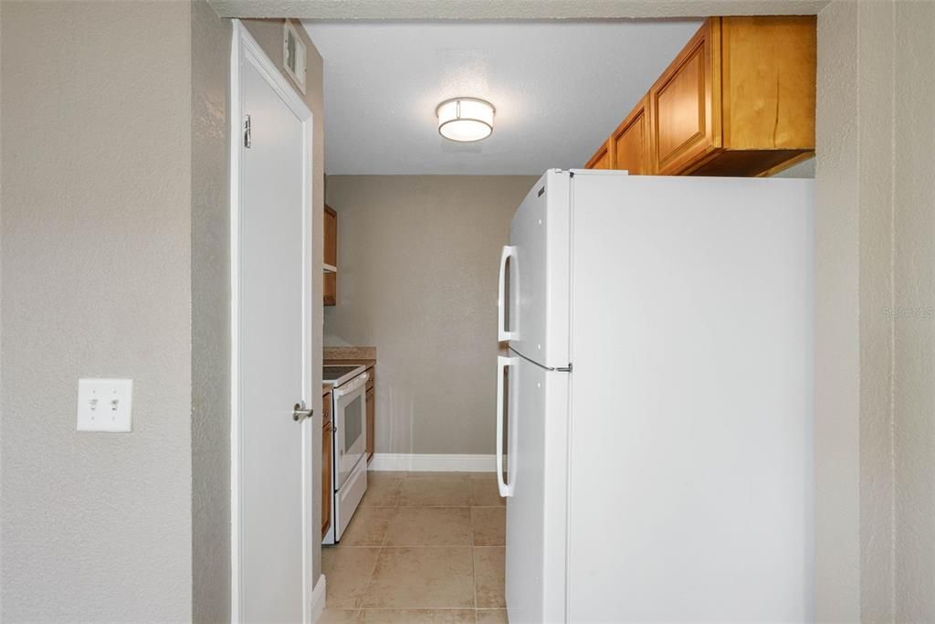 Active With Contract: $139,900 (1 beds, 1 baths, 644 Square Feet)