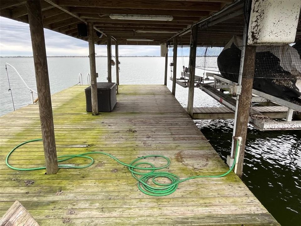 Boathouse with 3 lifts