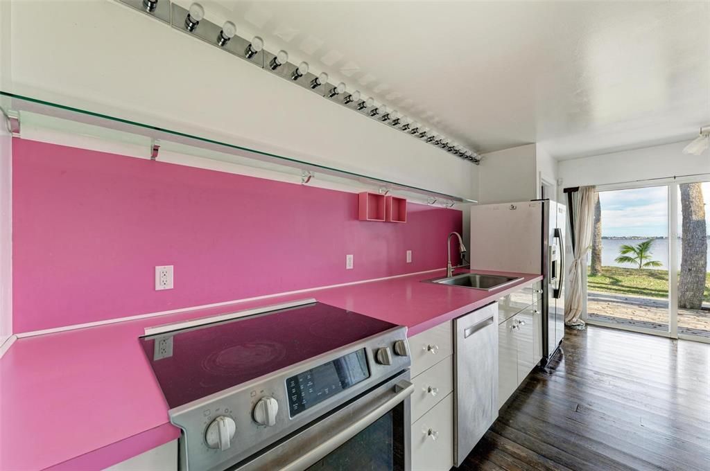 For Sale: $1,100,000 (2 beds, 2 baths, 2219 Square Feet)