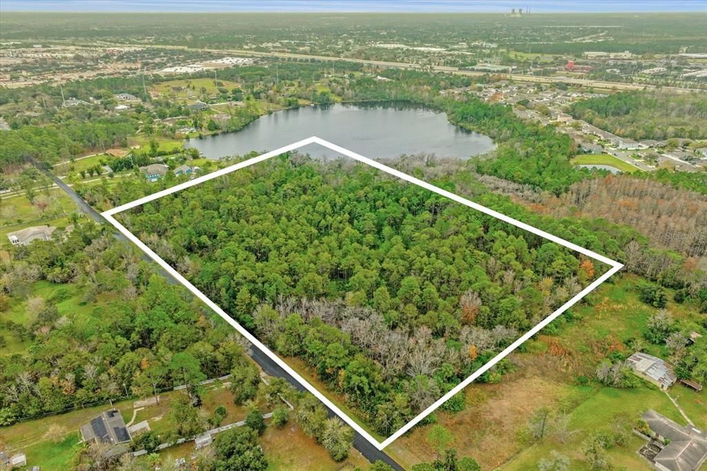 На продажу: $925,000 (13.61 acres)