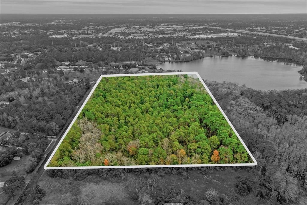 На продажу: $925,000 (13.61 acres)