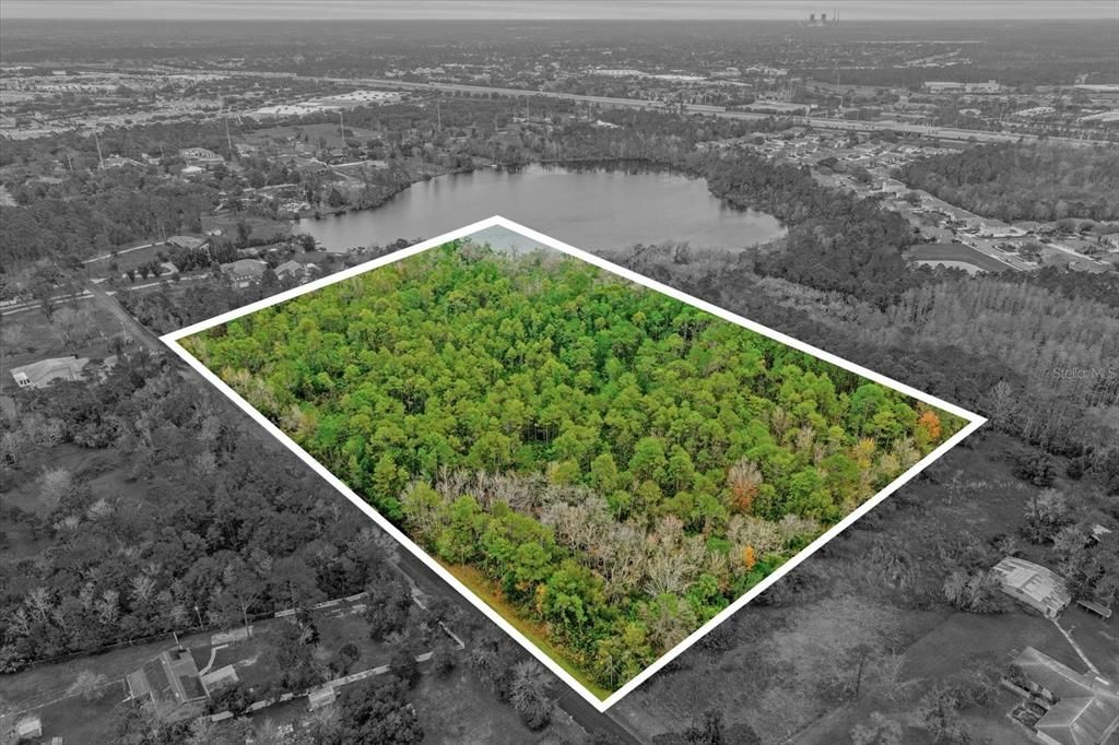 На продажу: $925,000 (13.61 acres)