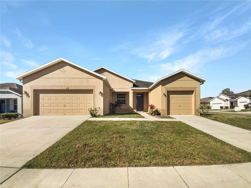 Active With Contract: $347,000 (4 beds, 3 baths, 2163 Square Feet)