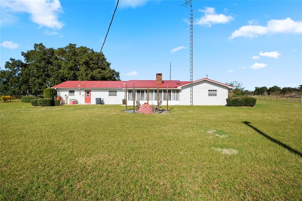 For Sale: $560,000 (4 beds, 2 baths, 2336 Square Feet)