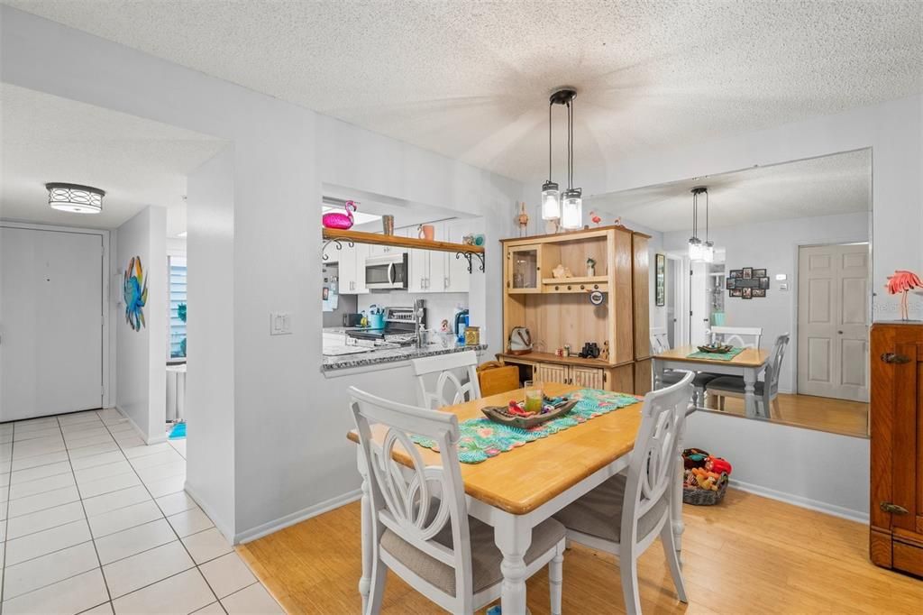 Recently Sold: $255,000 (2 beds, 2 baths, 1160 Square Feet)