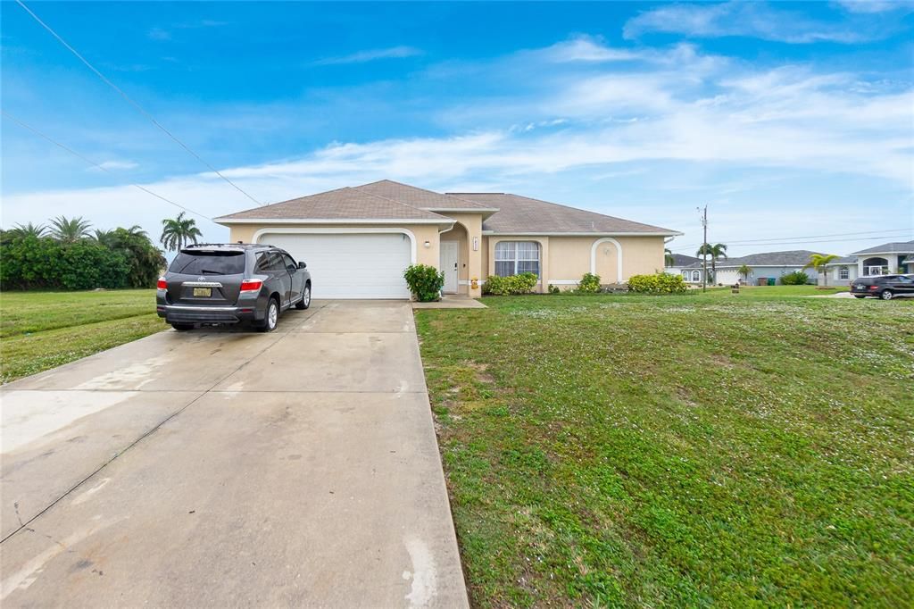 For Sale: $325,000 (4 beds, 2 baths, 1712 Square Feet)