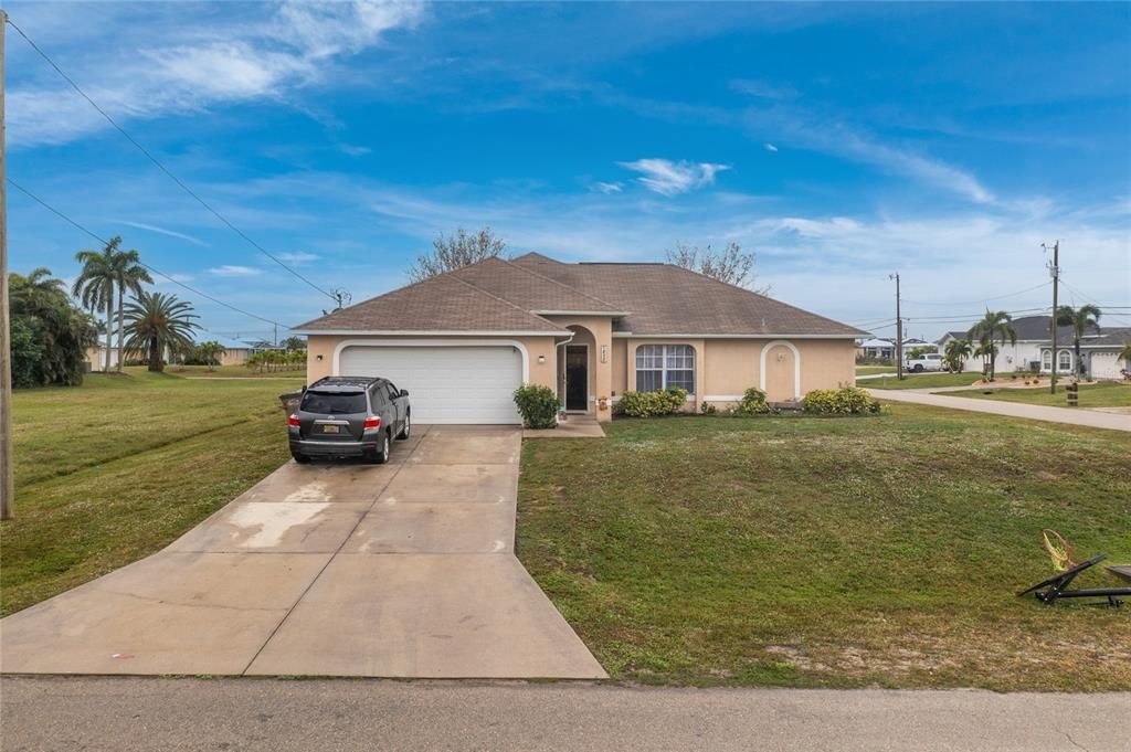 For Sale: $325,000 (4 beds, 2 baths, 1712 Square Feet)