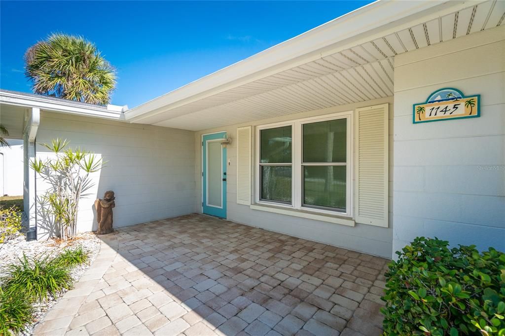 Recently Sold: $699,000 (2 beds, 2 baths, 1322 Square Feet)