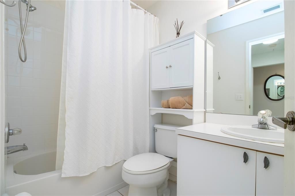 For Sale: $360,000 (2 beds, 2 baths, 1433 Square Feet)