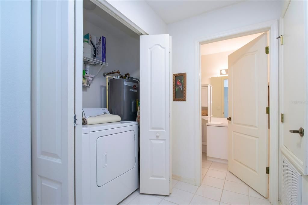 For Sale: $360,000 (2 beds, 2 baths, 1433 Square Feet)