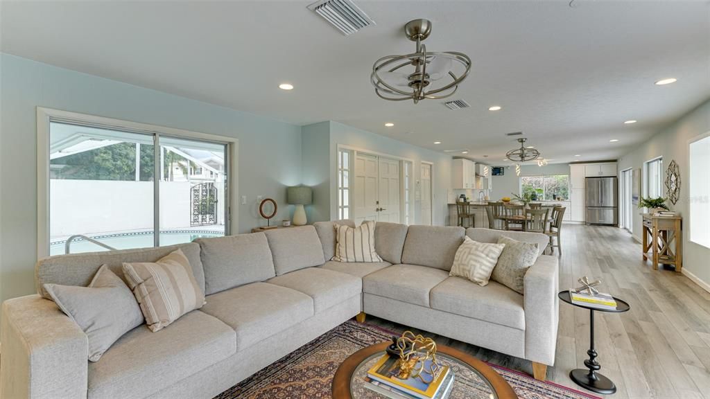 Recently Sold: $1,599,000 (3 beds, 2 baths, 1863 Square Feet)