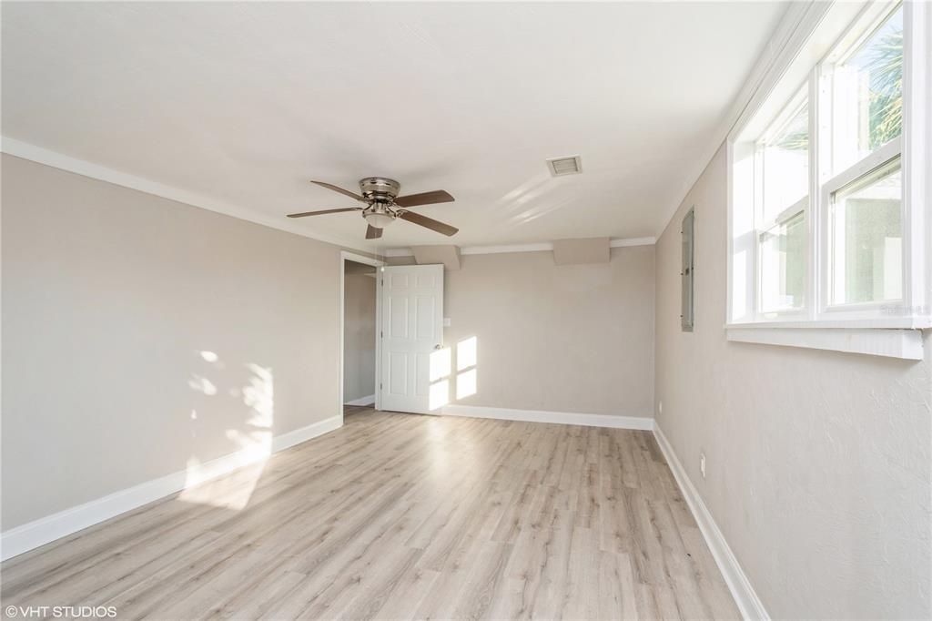 For Sale: $280,000 (2 beds, 2 baths, 1280 Square Feet)