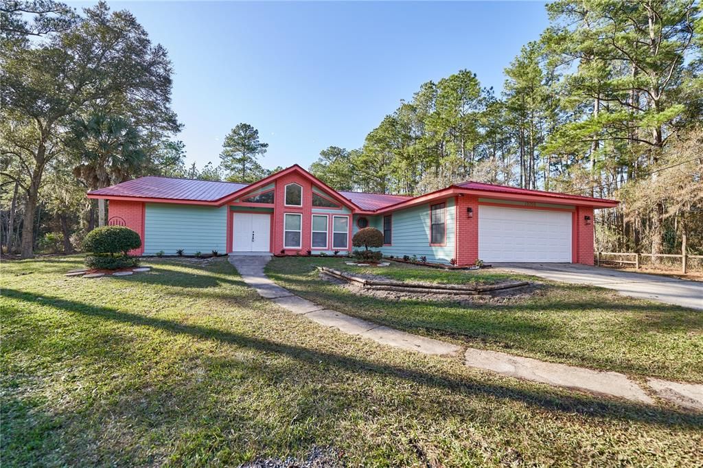 Recently Sold: $409,000 (3 beds, 3 baths, 1874 Square Feet)