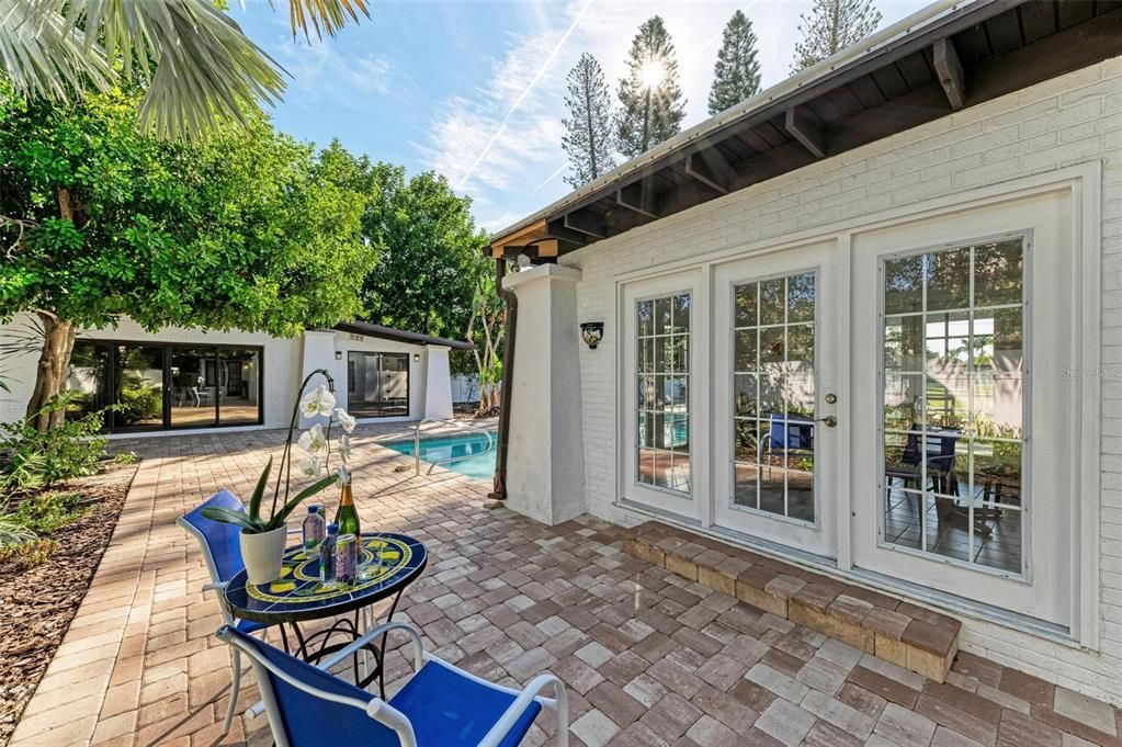 Active With Contract: $949,500 (4 beds, 3 baths, 2825 Square Feet)