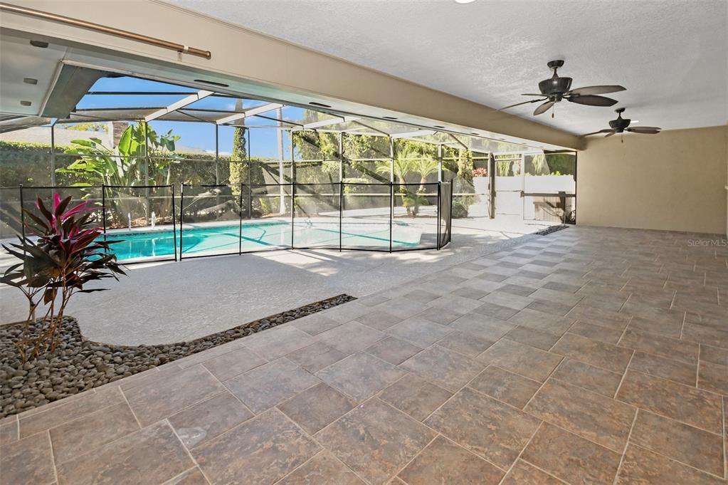 Recently Sold: $725,000 (3 beds, 2 baths, 2449 Square Feet)