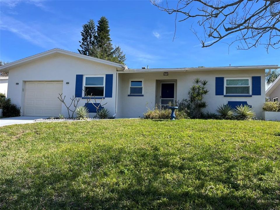 Recently Rented: $2,200 (3 beds, 2 baths, 1404 Square Feet)