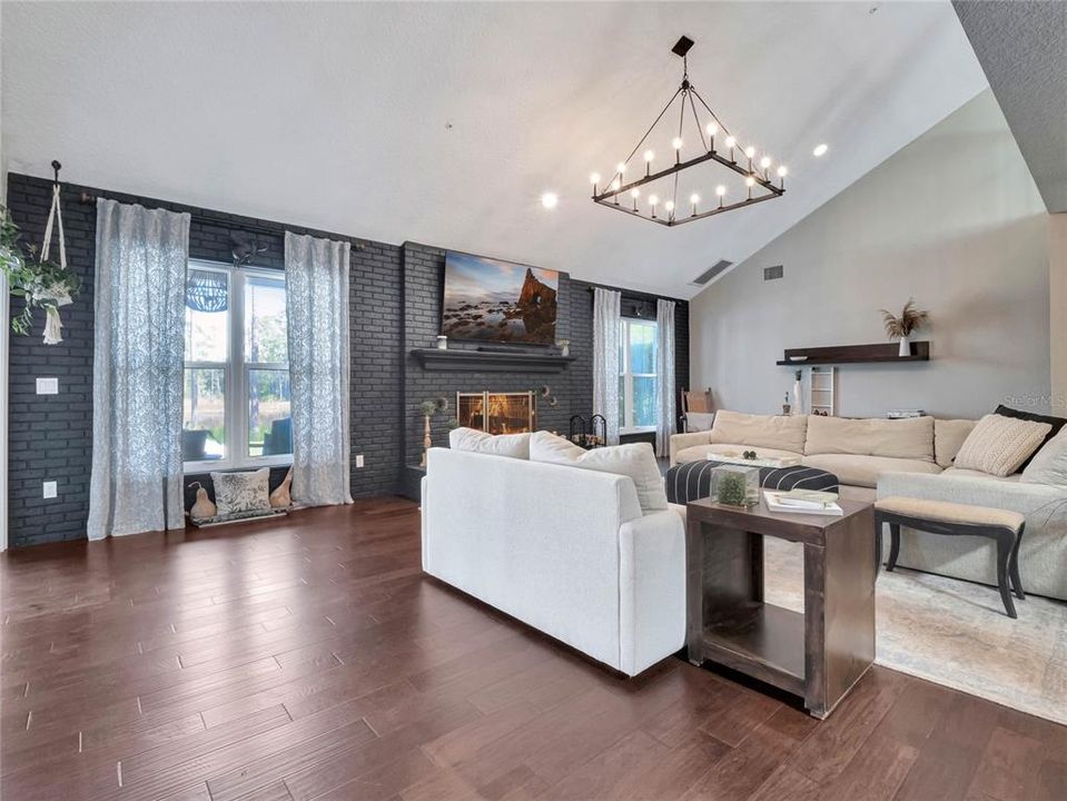 Recently Sold: $1,150,000 (4 beds, 2 baths, 3610 Square Feet)