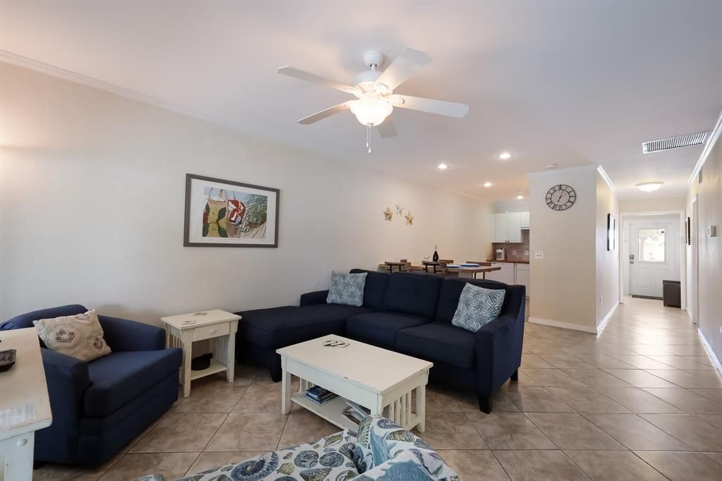 Recently Sold: $590,000 (2 beds, 2 baths, 958 Square Feet)