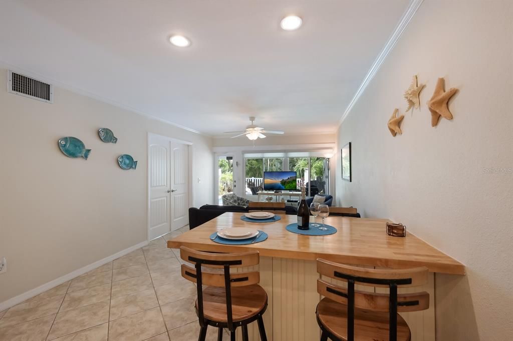 Recently Sold: $590,000 (2 beds, 2 baths, 958 Square Feet)