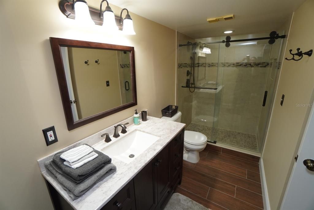 Active With Contract: $2,500 (2 beds, 2 baths, 1347 Square Feet)