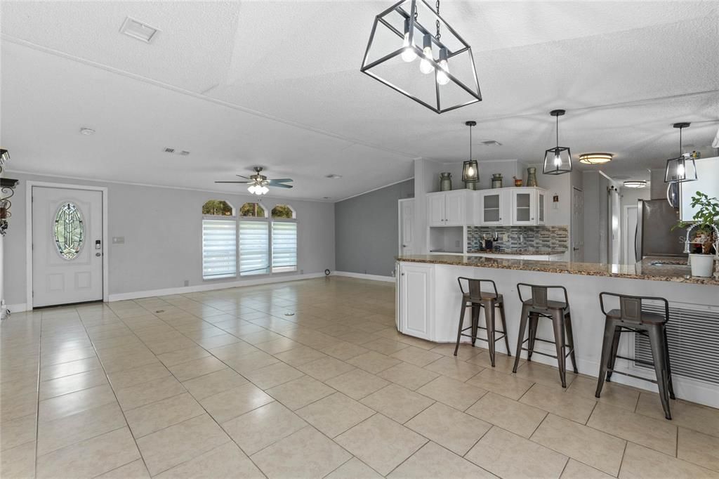 Recently Sold: $400,000 (3 beds, 2 baths, 1456 Square Feet)