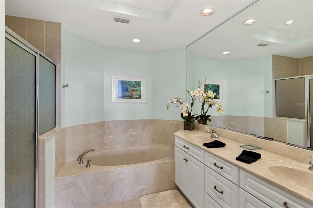 For Sale: $2,935,000 (3 beds, 2 baths, 1770 Square Feet)