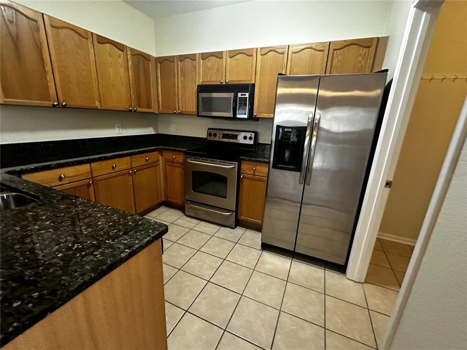 Recently Rented: $1,495 (1 beds, 1 baths, 851 Square Feet)