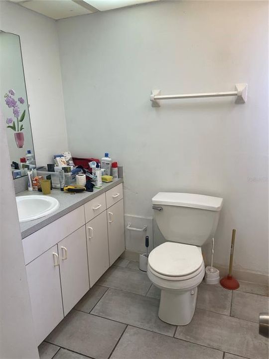 Active With Contract: $95,000 (1 beds, 1 baths, 725 Square Feet)