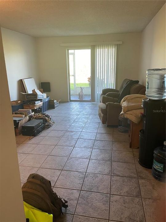 Active With Contract: $95,000 (1 beds, 1 baths, 725 Square Feet)