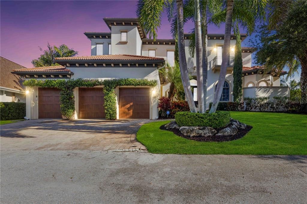 Recently Sold: $6,995,000 (4 beds, 4 baths, 6000 Square Feet)