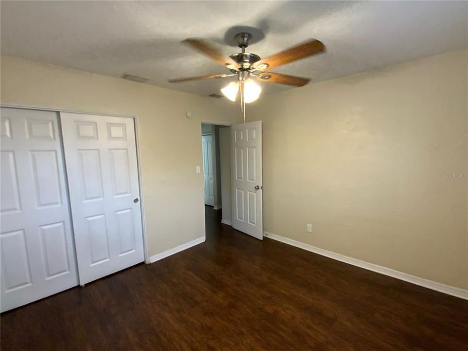 Recently Rented: $1,915 (3 beds, 1 baths, 964 Square Feet)