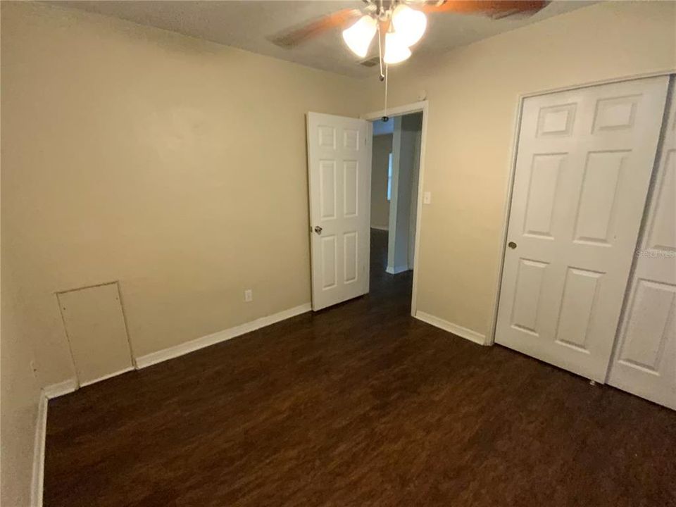 Recently Rented: $1,915 (3 beds, 1 baths, 964 Square Feet)