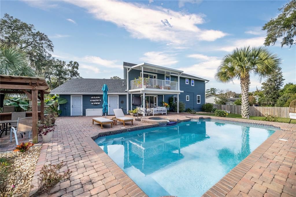 Recently Sold: $668,000 (5 beds, 3 baths, 2700 Square Feet)