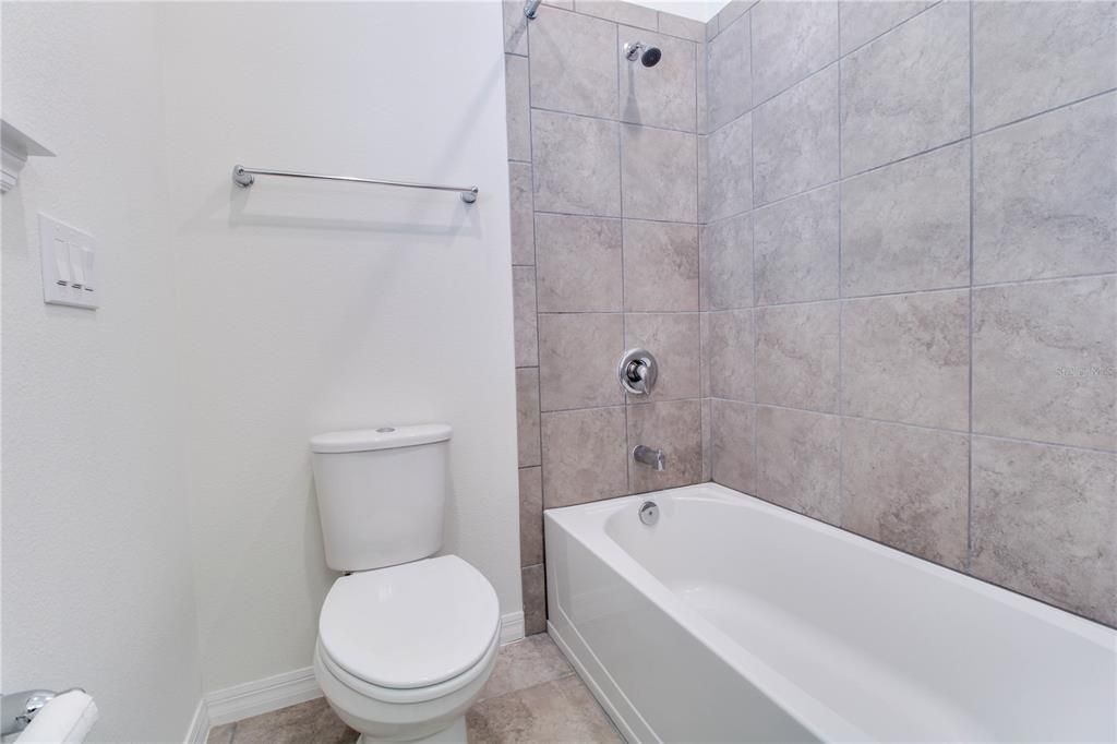 For Rent: $3,295 (3 beds, 2 baths, 2056 Square Feet)