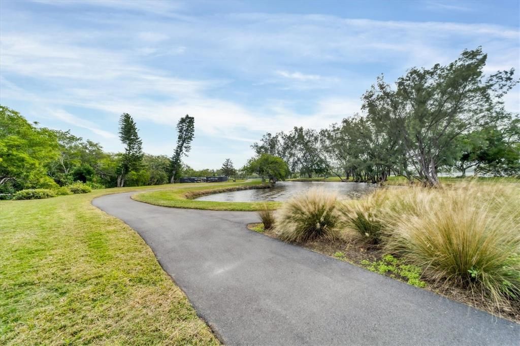 For Sale: $549,900 (3 beds, 2 baths, 1906 Square Feet)