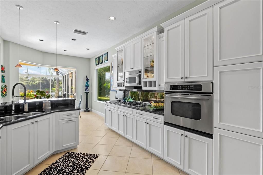 Recently Sold: $1,050,000 (2 beds, 2 baths, 2648 Square Feet)