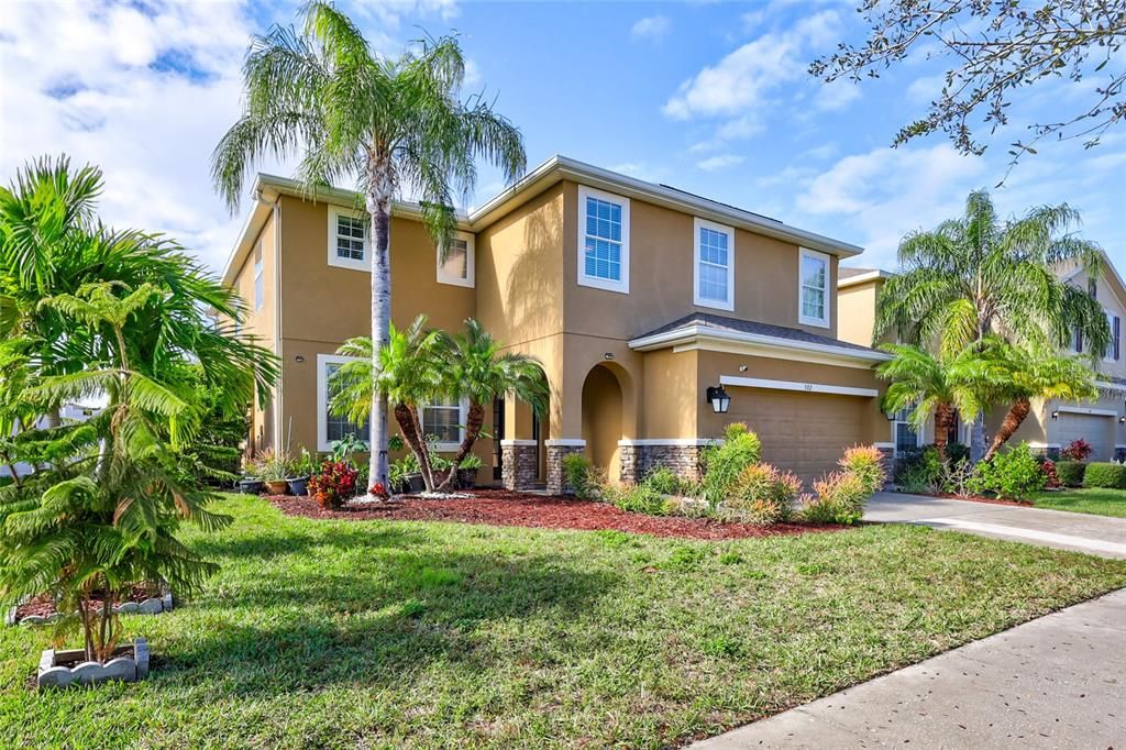 Active With Contract: $450,000 (5 beds, 4 baths, 3557 Square Feet)