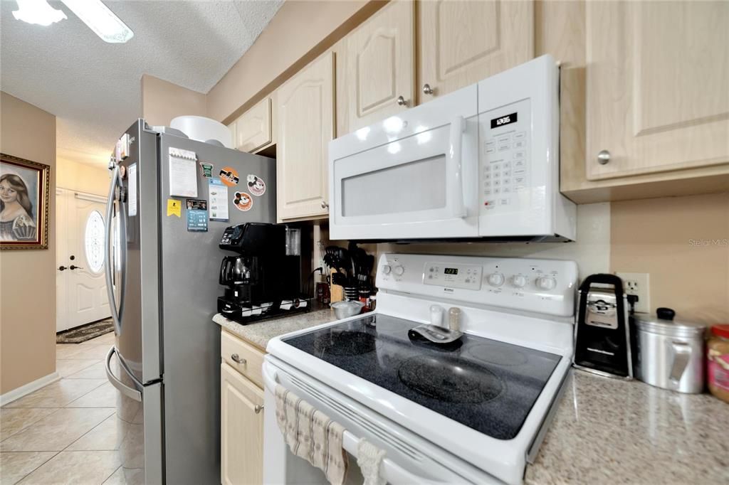 Recently Sold: $310,000 (3 beds, 2 baths, 1911 Square Feet)