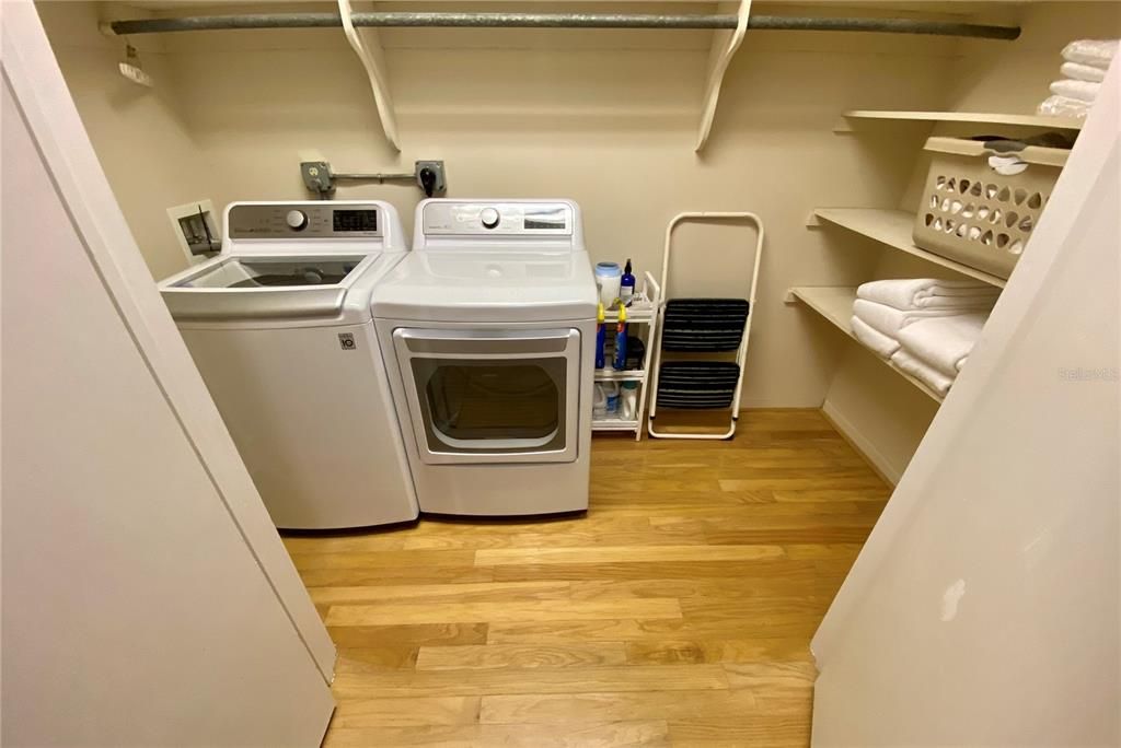 出租: $5,500 (4 贝兹, 3 浴室, 2907 平方英尺)