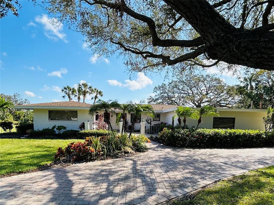 出租: $5,500 (4 贝兹, 3 浴室, 2907 平方英尺)