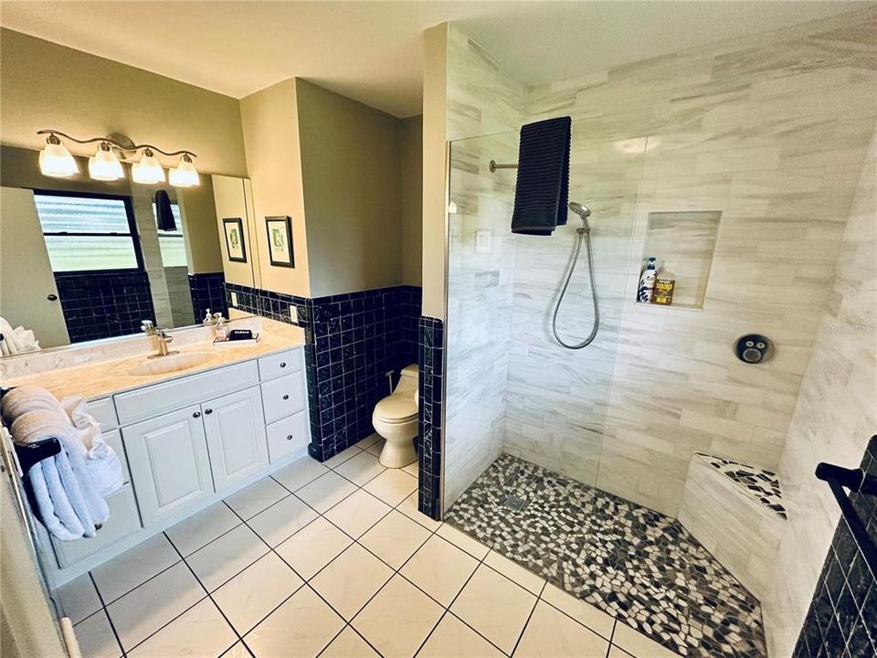 出租: $5,500 (4 贝兹, 3 浴室, 2907 平方英尺)