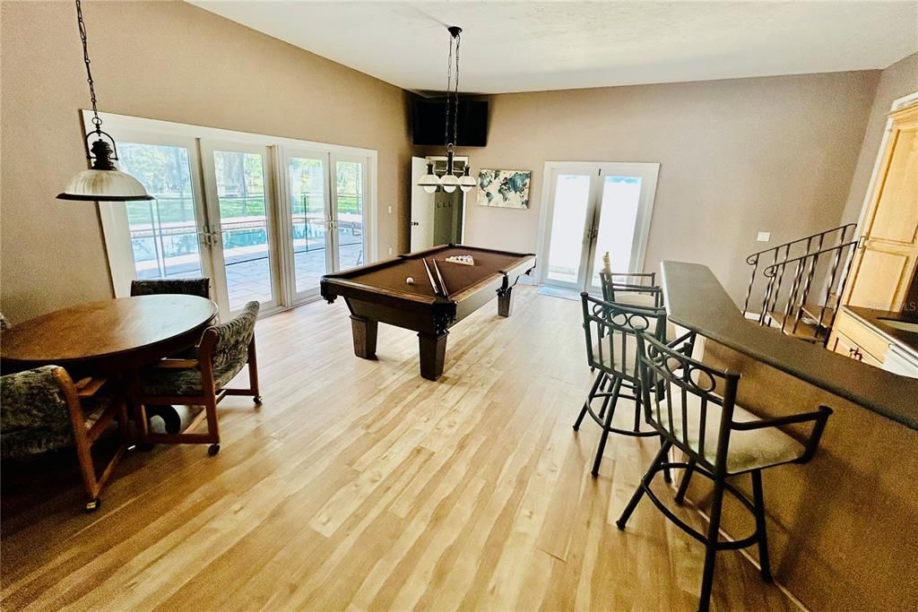 出租: $5,500 (4 贝兹, 3 浴室, 2907 平方英尺)