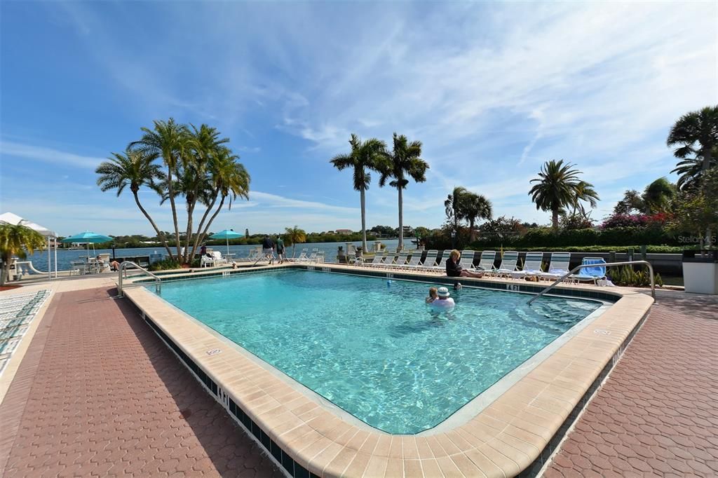 Recently Sold: $925,000 (1 beds, 1 baths, 816 Square Feet)
