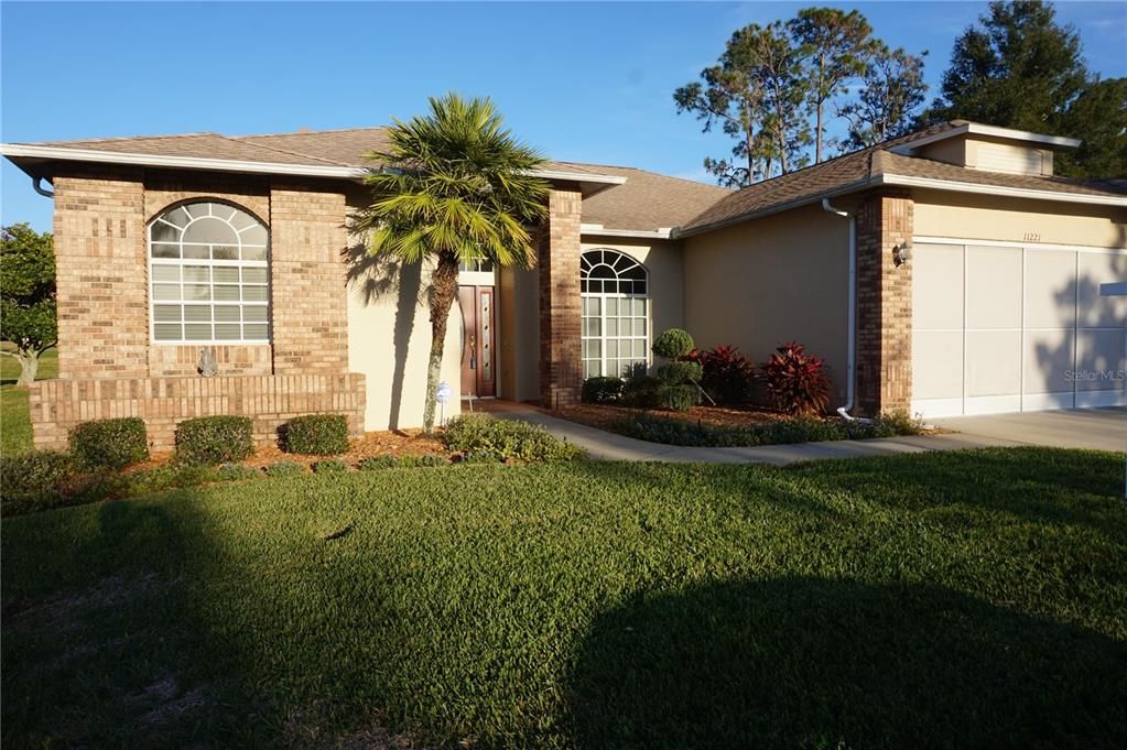 Recently Sold: $405,000 (3 beds, 2 baths, 2454 Square Feet)