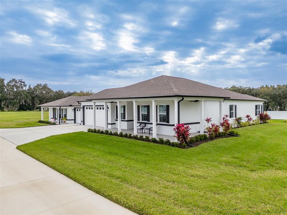 Main House (R) In-Law Quarters (L)