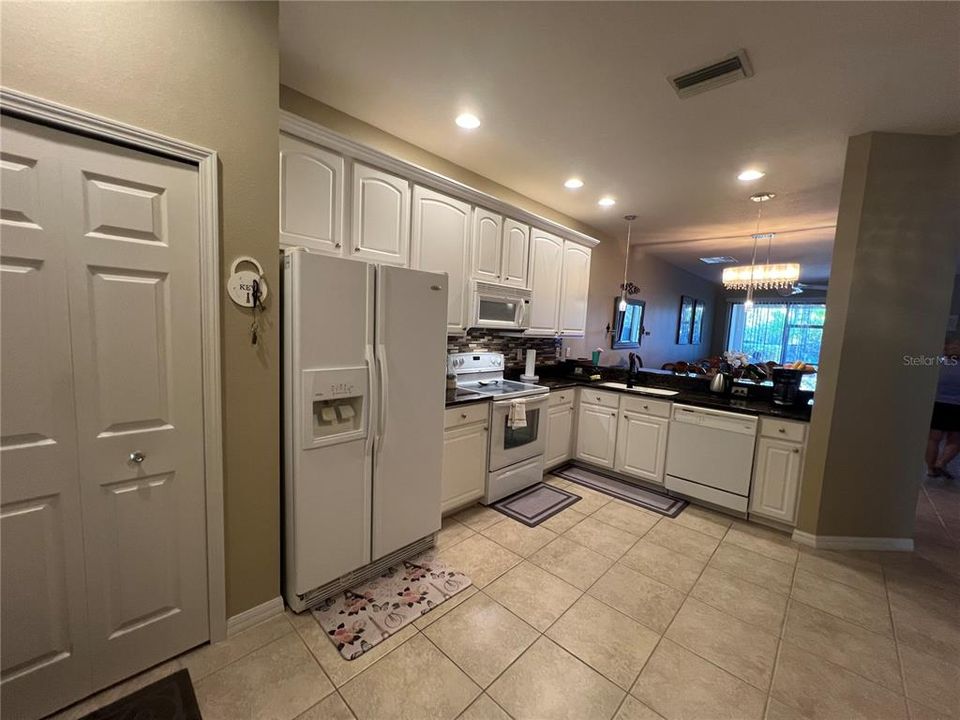 For Rent: $3,000 (2 beds, 2 baths, 1472 Square Feet)